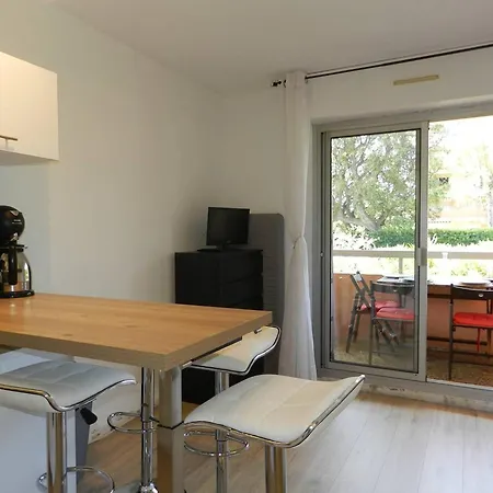 Bormes-les-mimosas, 1 Piece, 4 Personnes - Fr-1-251-597 شقة