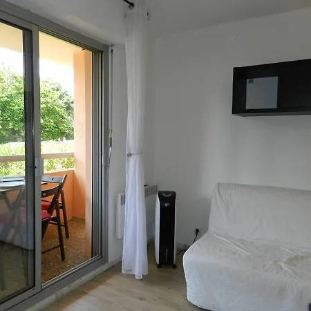 Bormes-les-mimosas, 1 Piece, 4 Personnes - Fr-1-251-597 شقة *