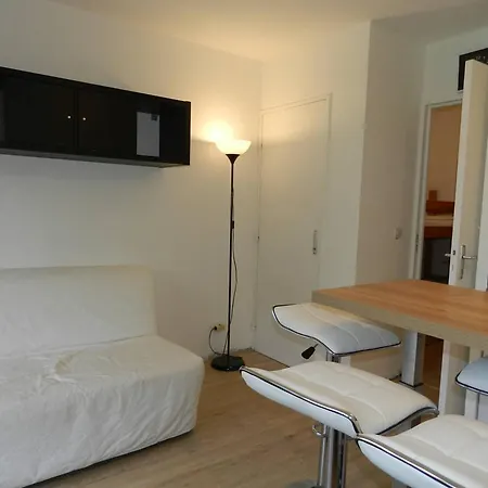 Bormes-les-mimosas, 1 Piece, 4 Personnes - Fr-1-251-597